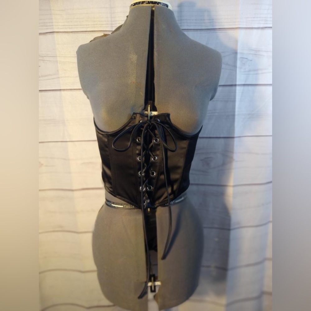 COPY - Black Lace Up Front Underbust Corset